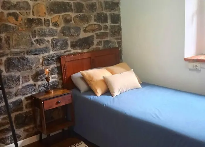 Junto Al Sella Crle834 *